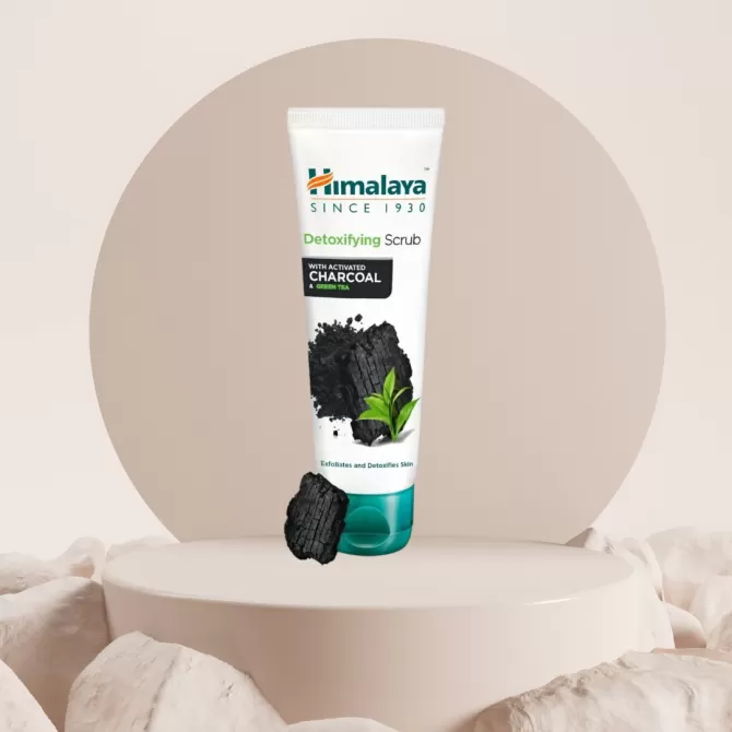 Detoxifying Scrub with Activated Charcoal and Green Tea, Himalaya Wellness, 75 ml