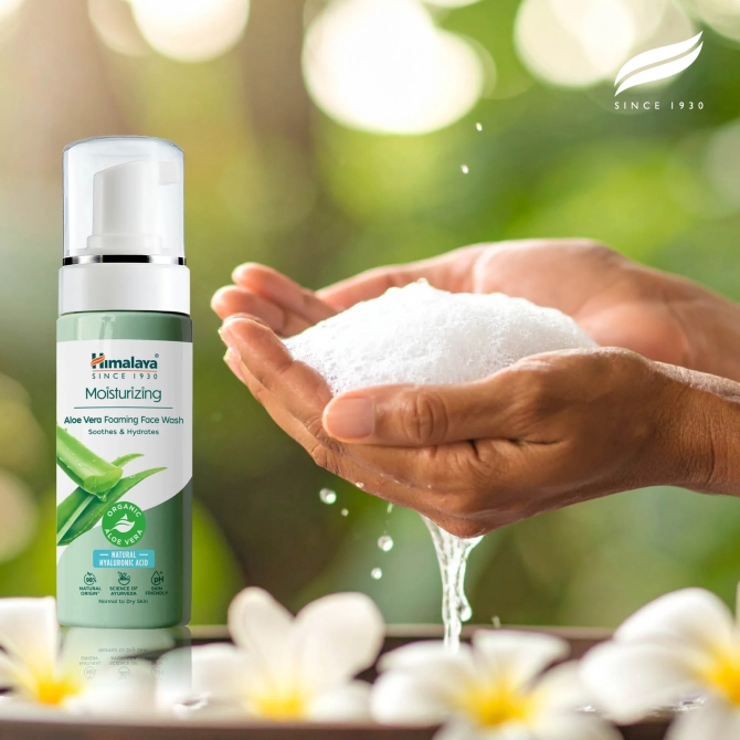 Moisturizing Aloe Vera Foaming Face Wash, Himalaya Wellness, 150 ml